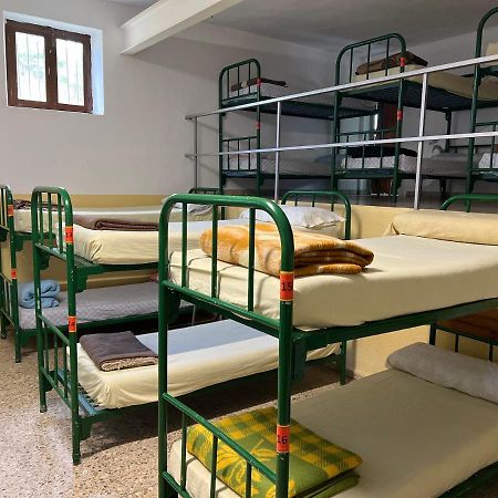 Albergue Municipal Hostel ซาน มาร์ติน เดล กามิโน ภายนอก รูปภาพ