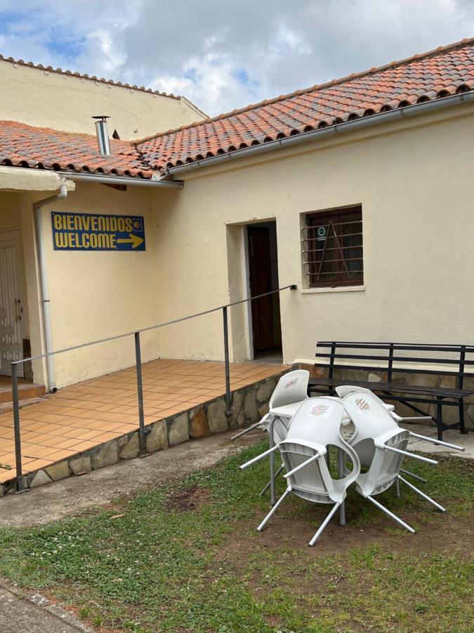 Albergue Municipal Hostel ซาน มาร์ติน เดล กามิโน ภายนอก รูปภาพ